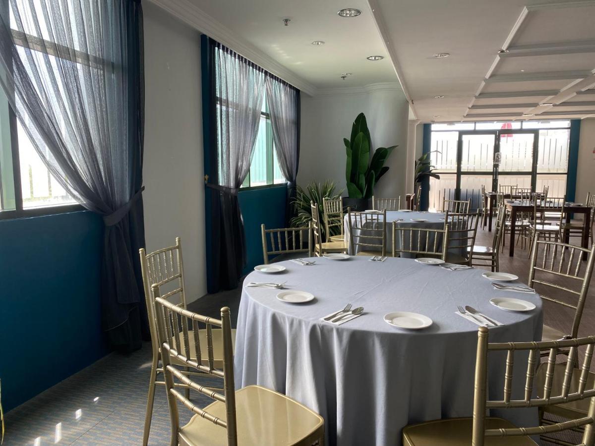 The Lanes Hotel Tutong Екстериор снимка
