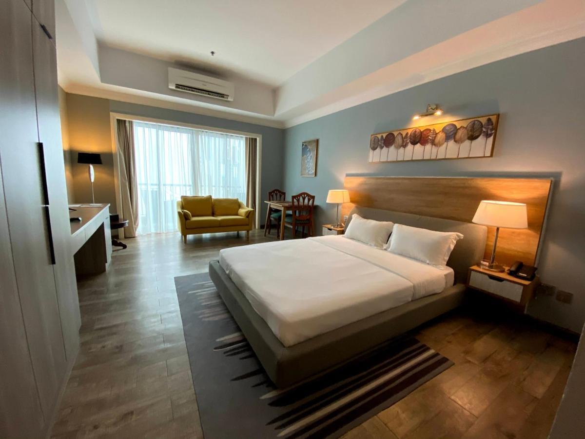 The Lanes Hotel Tutong Екстериор снимка