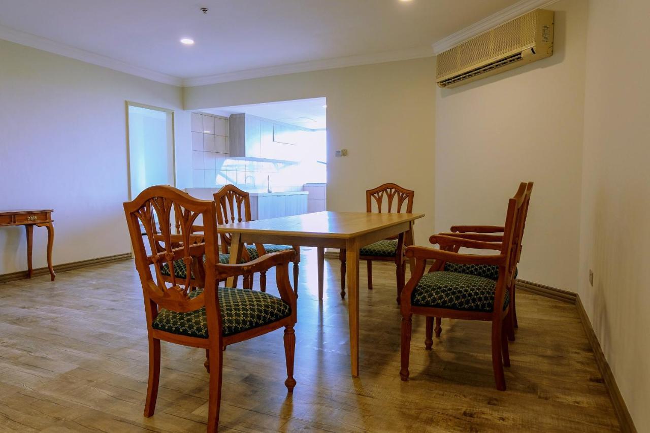 The Lanes Hotel Tutong Екстериор снимка