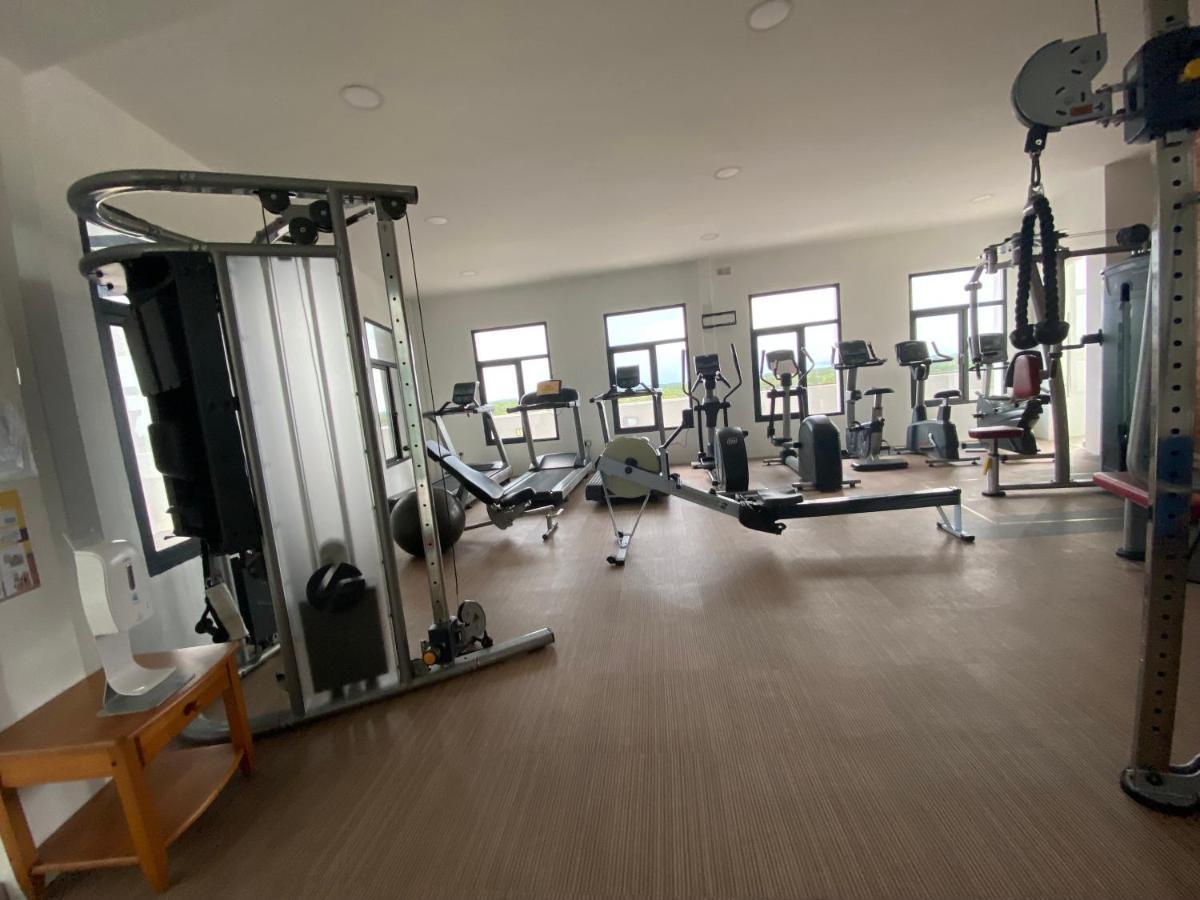 The Lanes Hotel Tutong Екстериор снимка