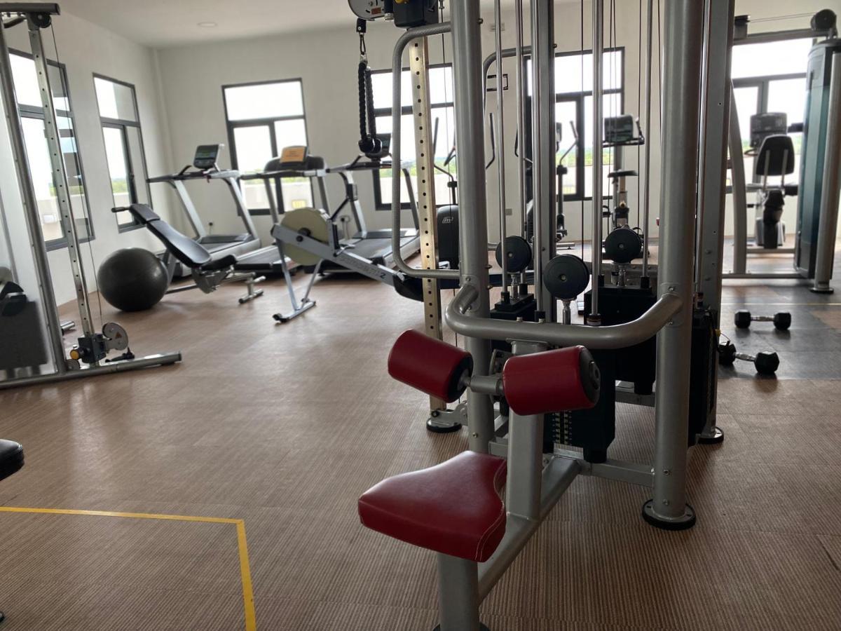 The Lanes Hotel Tutong Екстериор снимка